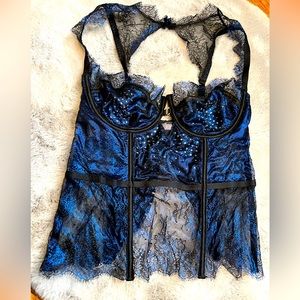 Victoria’s Secret blue corset top. Size 36D